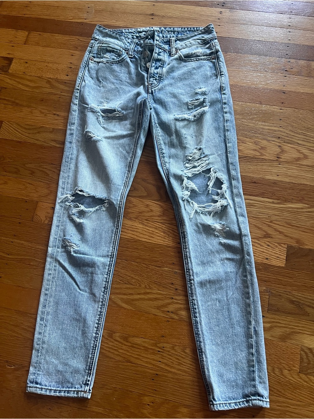 American Eagle Outfitters Light Blue Distressed Skinny Jeans